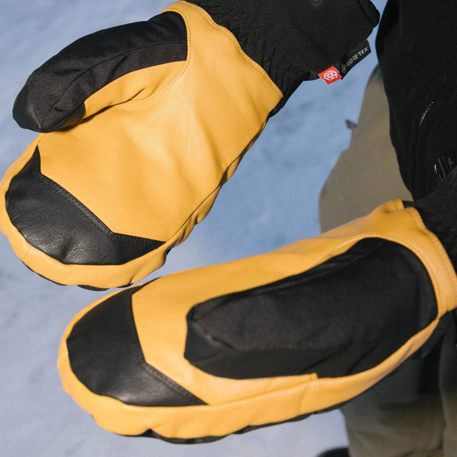 686 Gore-Tex Leather Linear Mitt 2027 - Men's