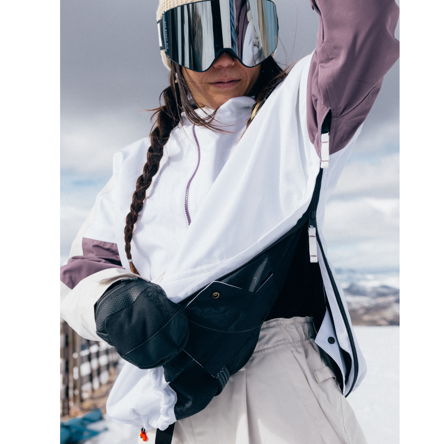 WHITE COLORBLOCK