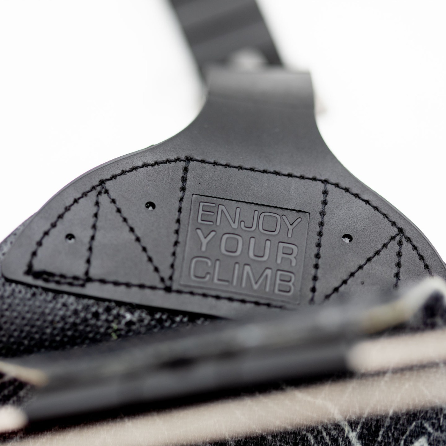 Jones Nomad Pro Splitboard Quick Tension Pre-Cut Skins