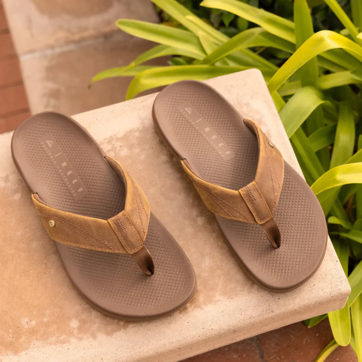 Reef Phantom Lux Sandal - Men's