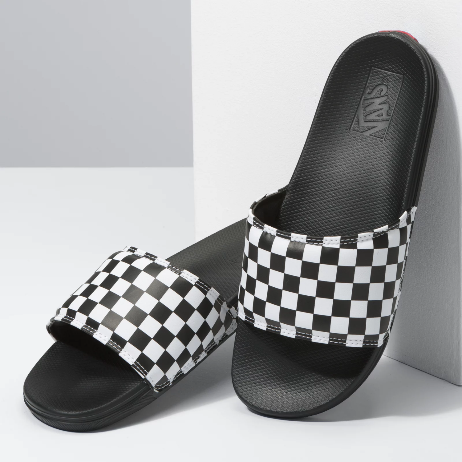 (Checkerboard) True White/Black