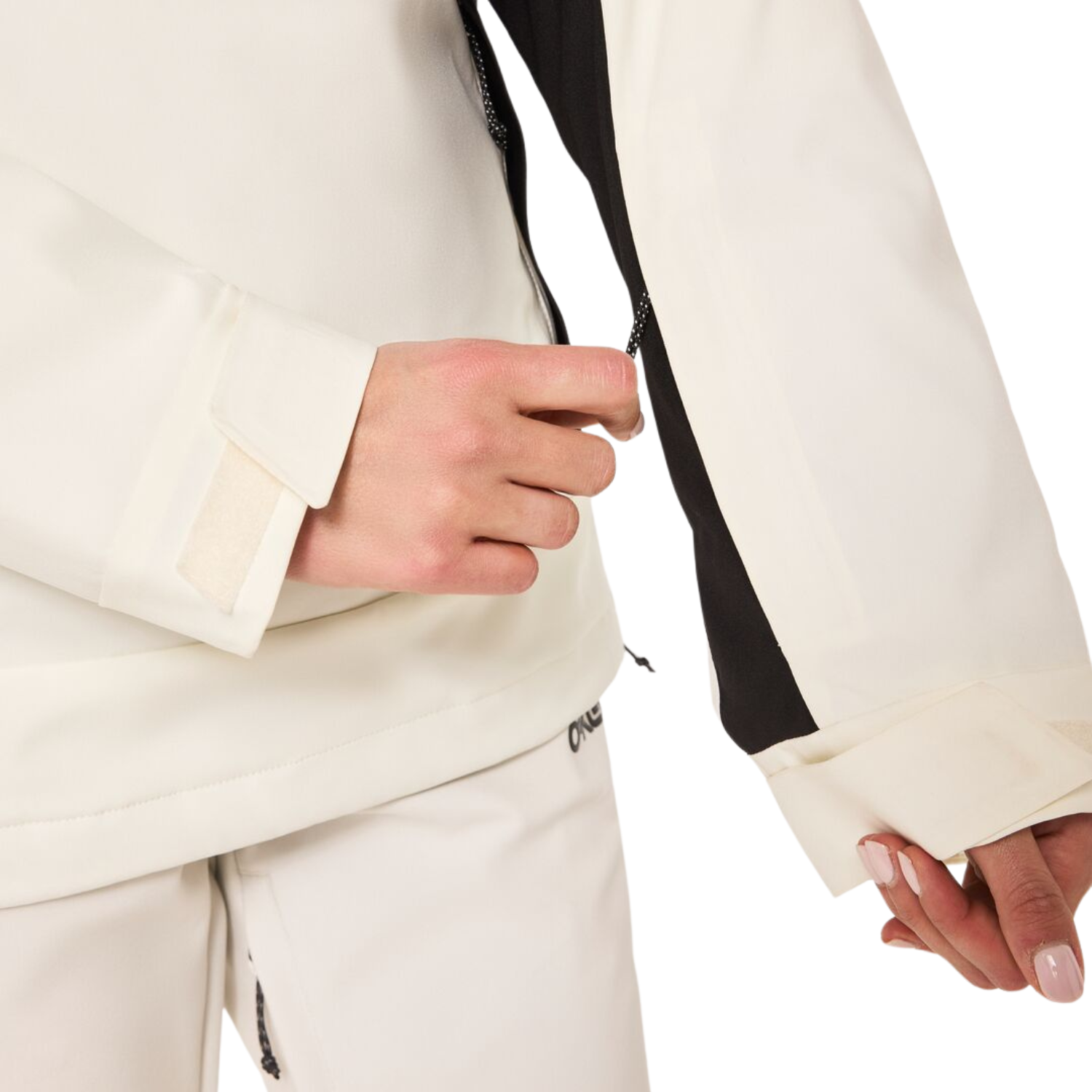 ARCTIC WHITE/BLACKOUT