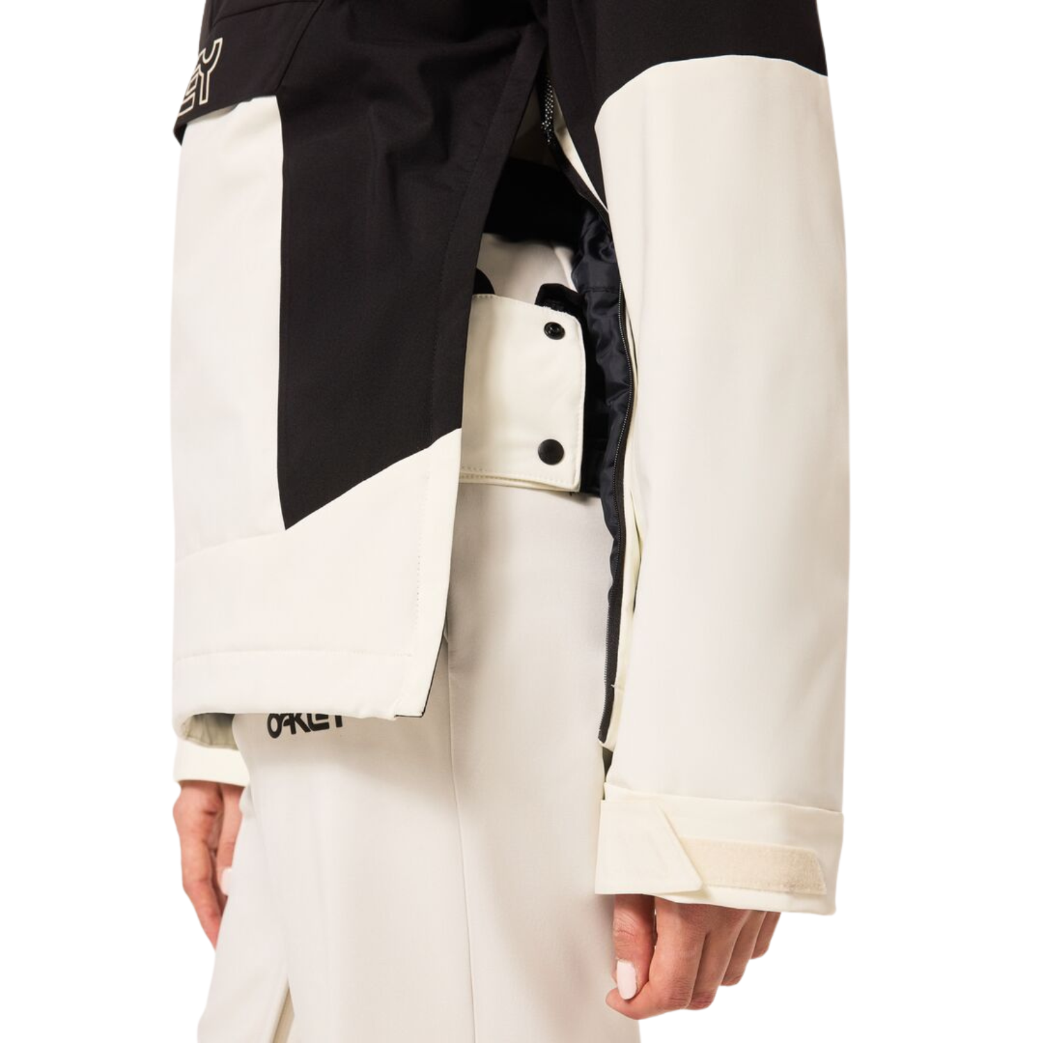 ARCTIC WHITE/BLACKOUT