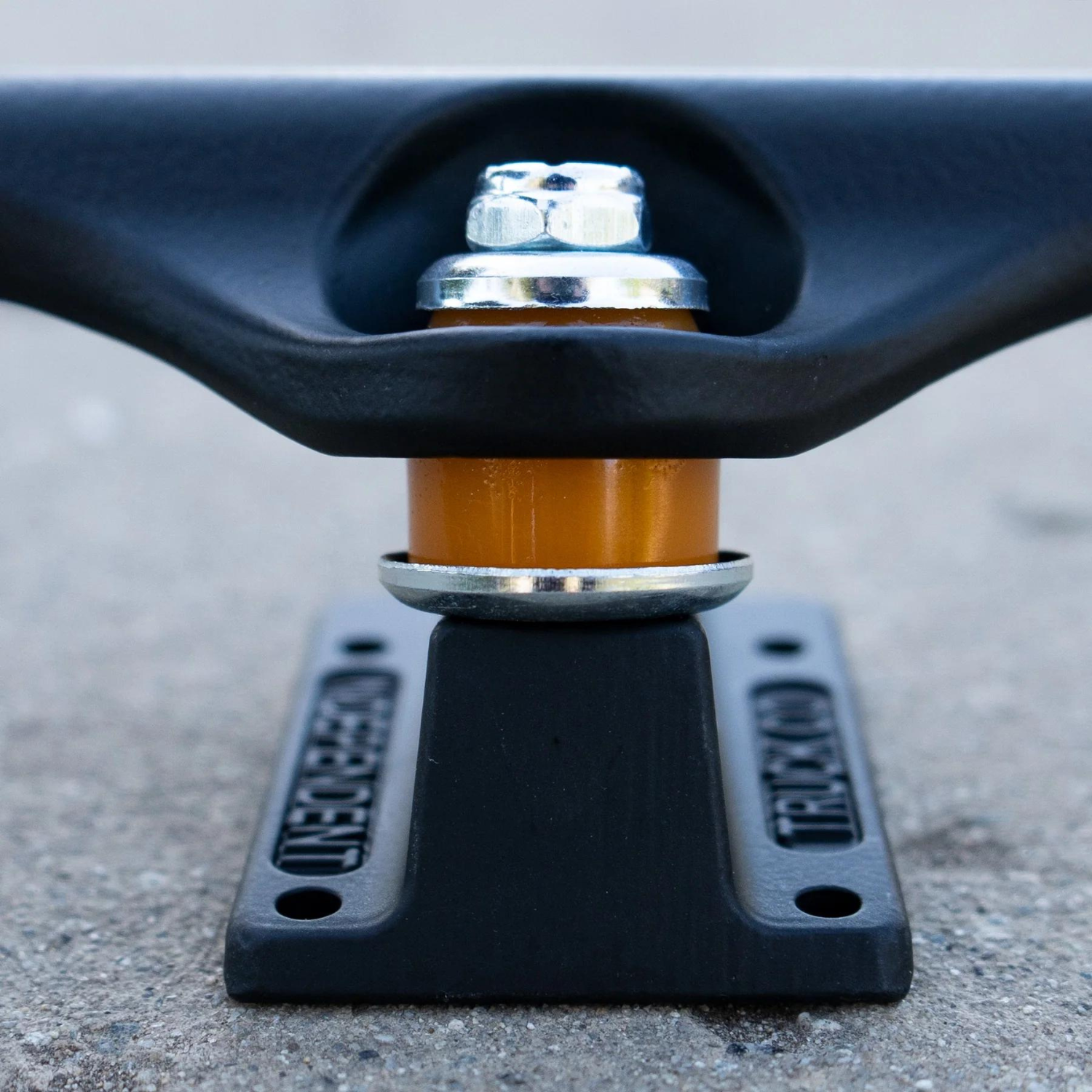 Independent Stage 11 Blackout Skateboard Trucks