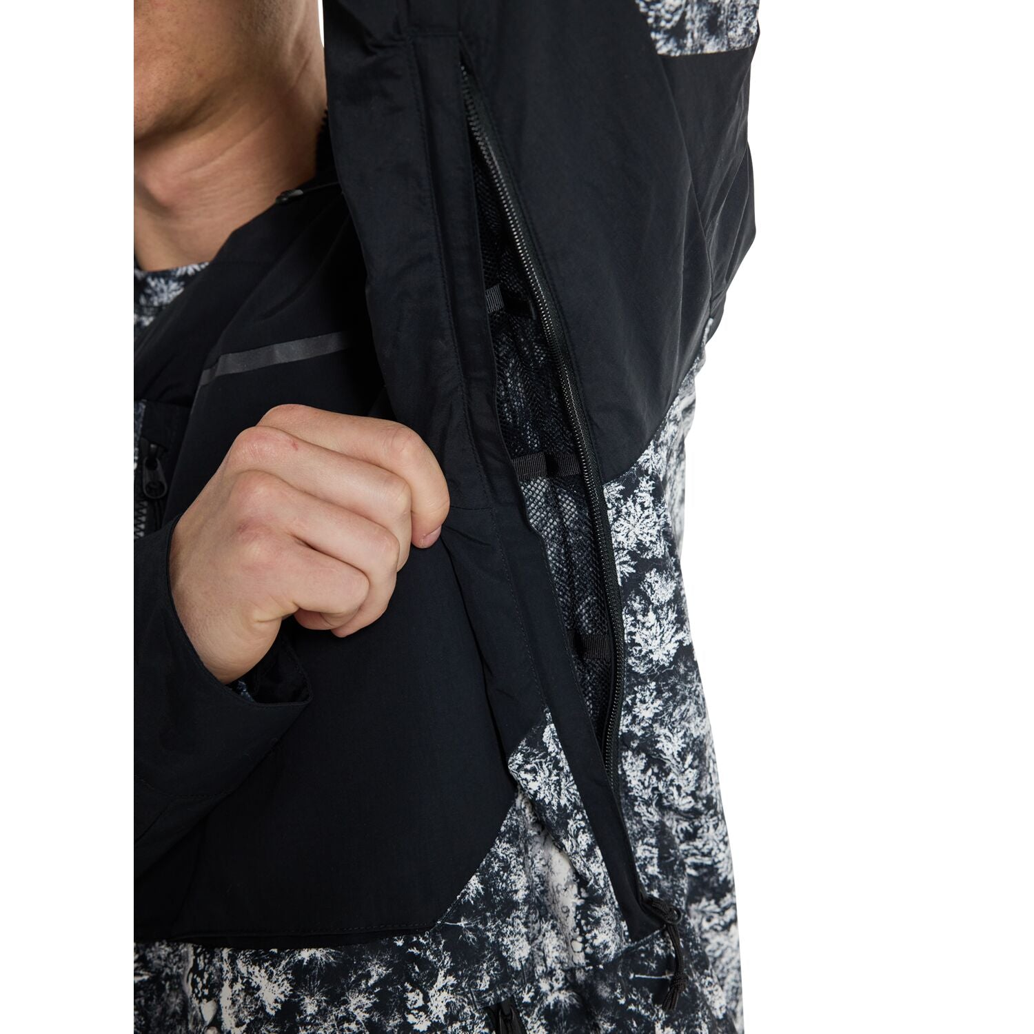 True Black/Aerial Pines