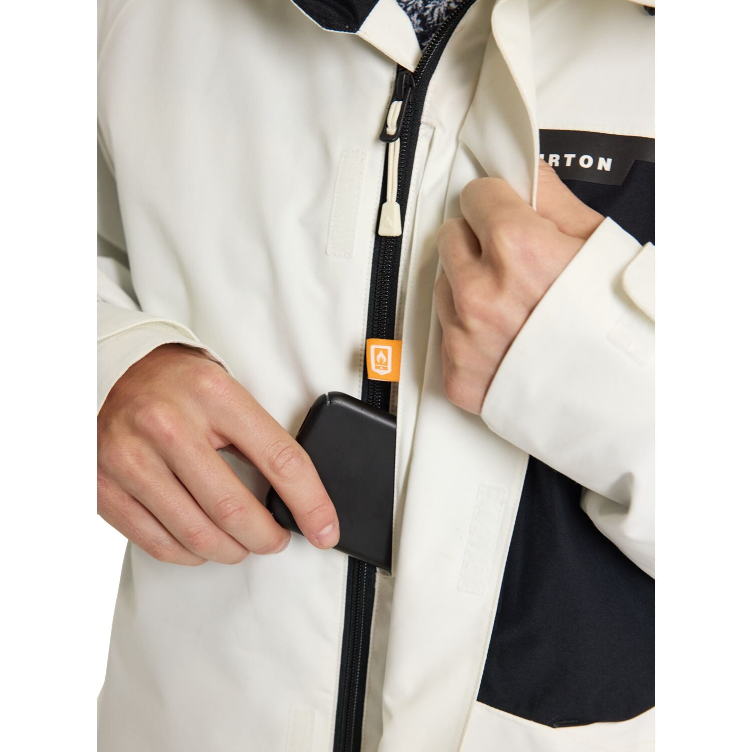 Stout White/True Black