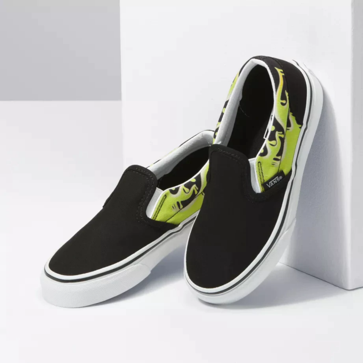Vans Classic Slip-On (Slime Flame) Black/True White - Kid's